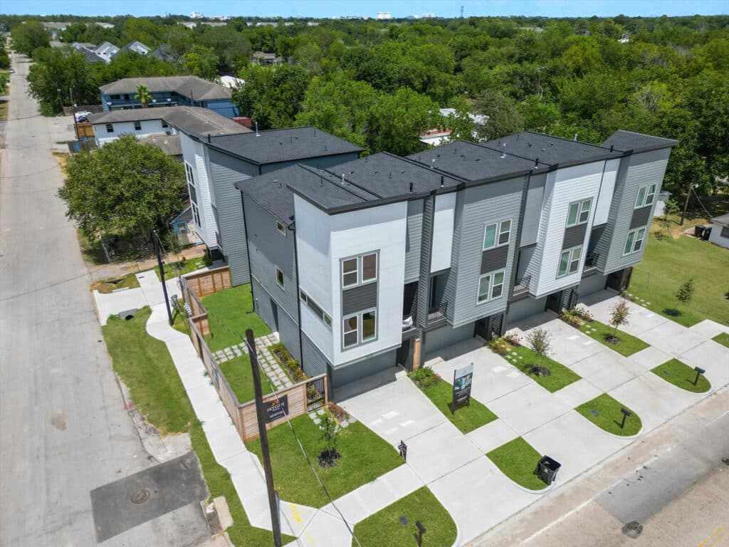 Skyline at Del Rio — modern townhomes in Greater Third Ward, Houston